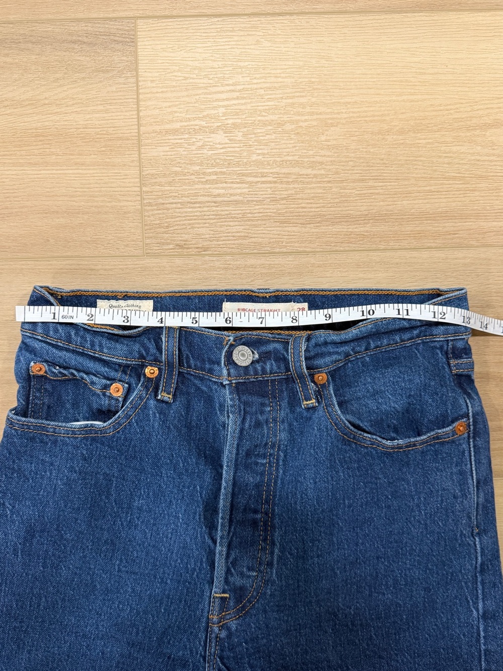 Levi’s Ribcage Straight Jean - Picture 5 of 7